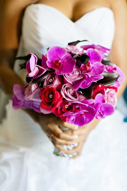 神秘浪漫 12款优雅的紫色新娘手捧花