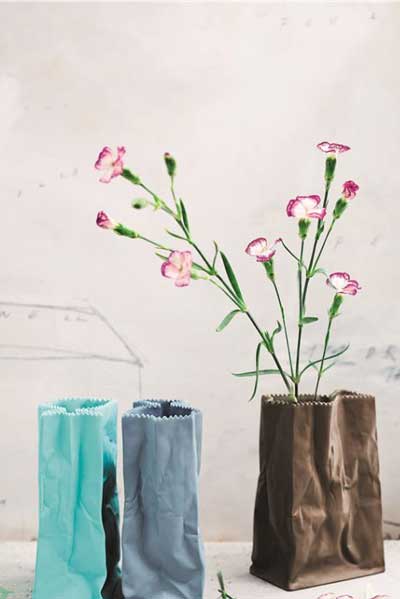 气质出众的花器 与鲜花相衬装饰你的家