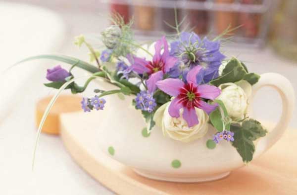 插花艺术中花材的处理与保鲜方法